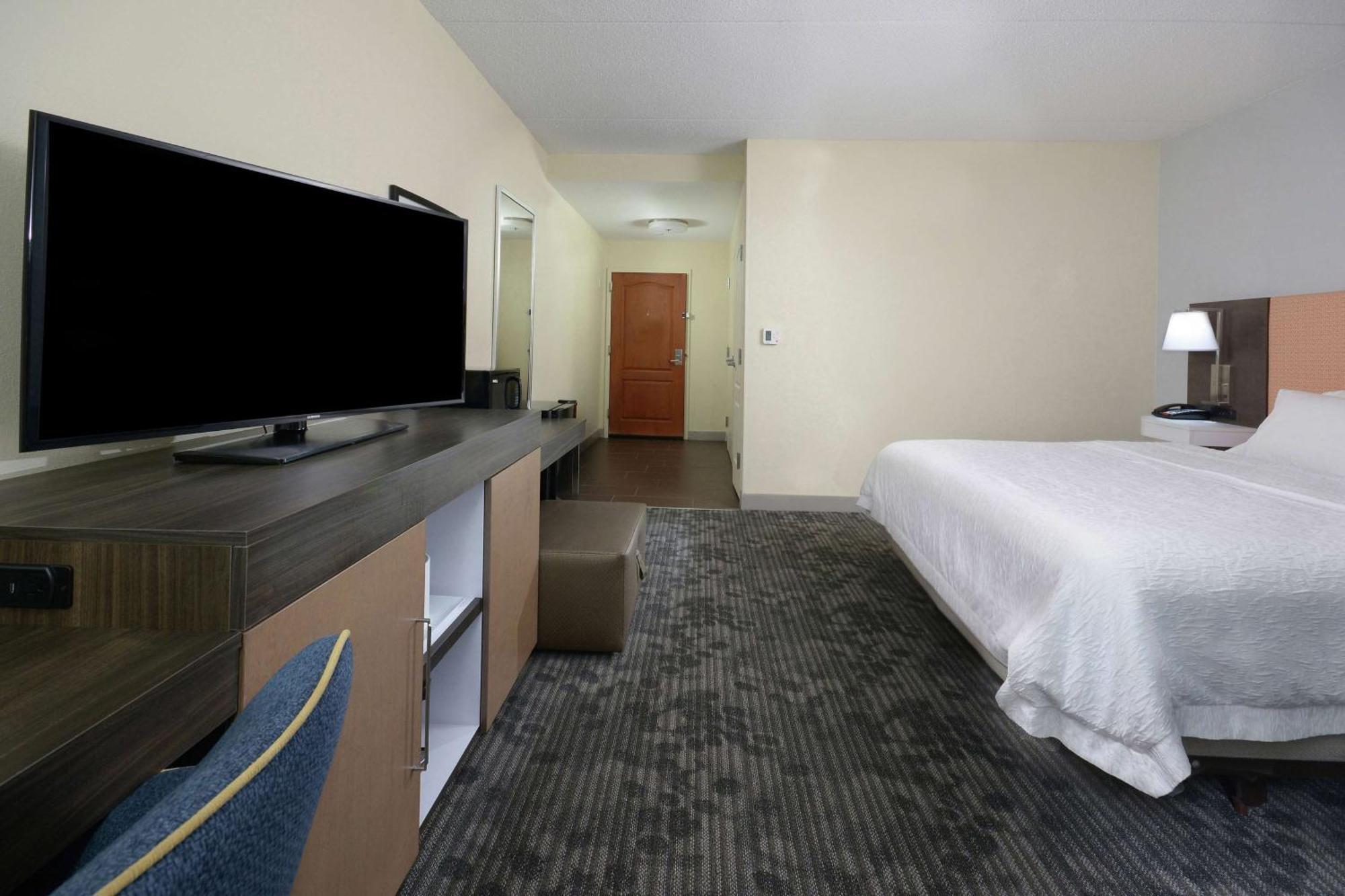 Hampton Inn & Suites Clinton Exterior foto